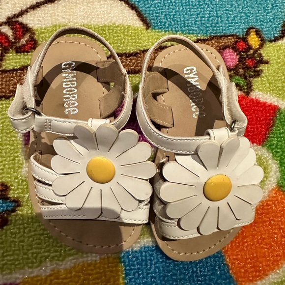 Gymboree toddler girls 👧 daisy 🌼 sandals - Picture 2 of 4